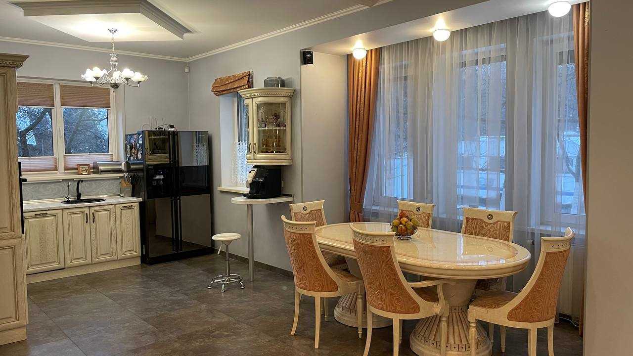 Продаж будинку 221.6 м², Сажина вул., 1б