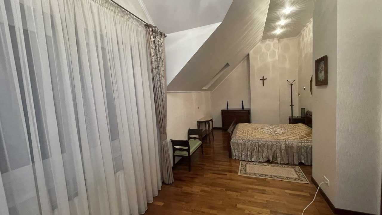 Продаж будинку 221.6 м², Сажина вул., 1б