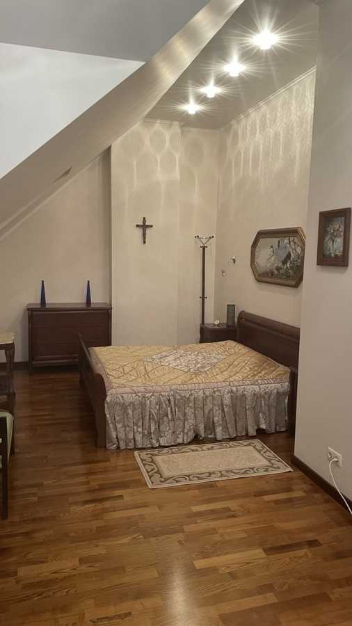 Продаж будинку 221.6 м², Сажина вул., 1б