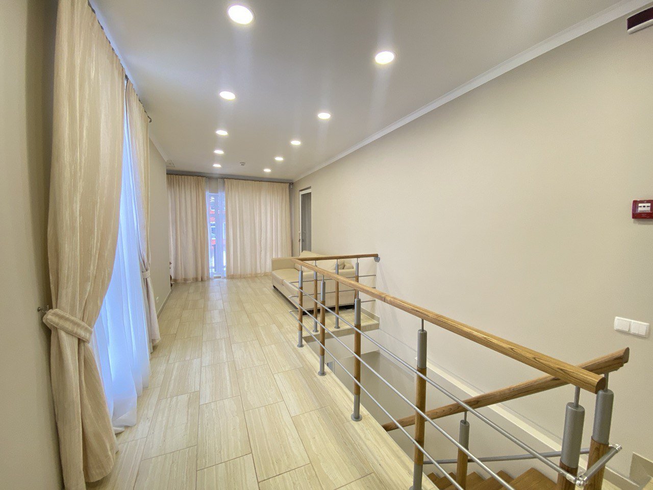 Оренда 2-кімнатної квартири 138.4 м²