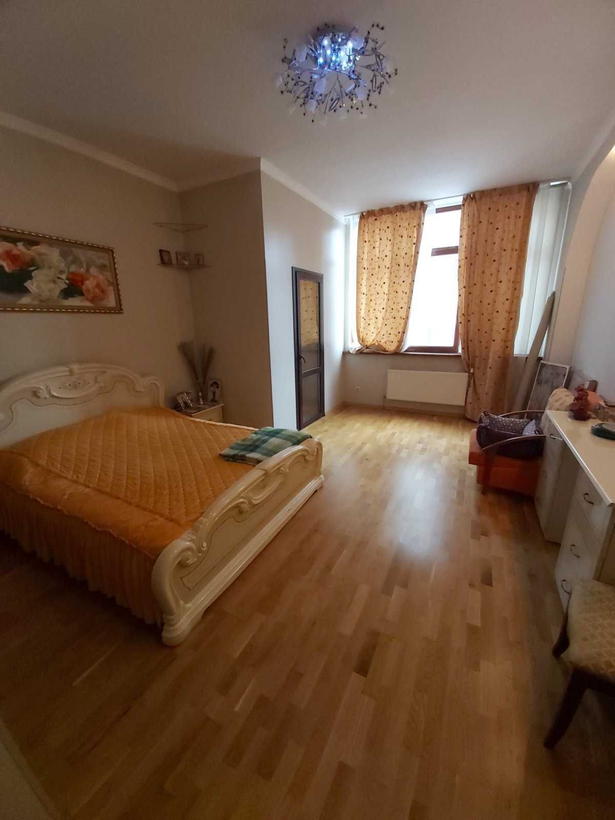 Продажа 2-комнатной квартиры 97 м²