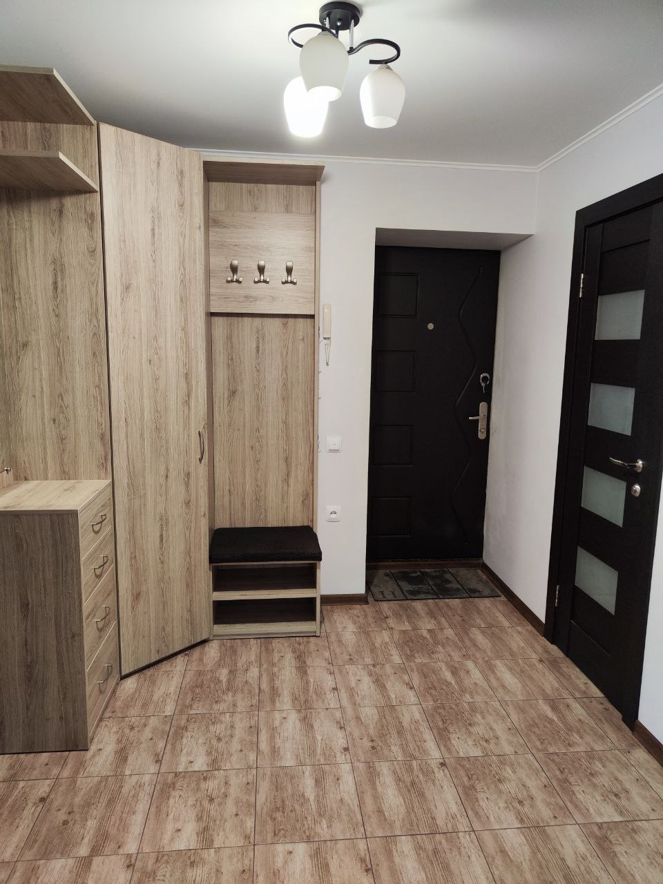 Продажа 3-комнатной квартиры 93 м², Новоселовская ул., 27