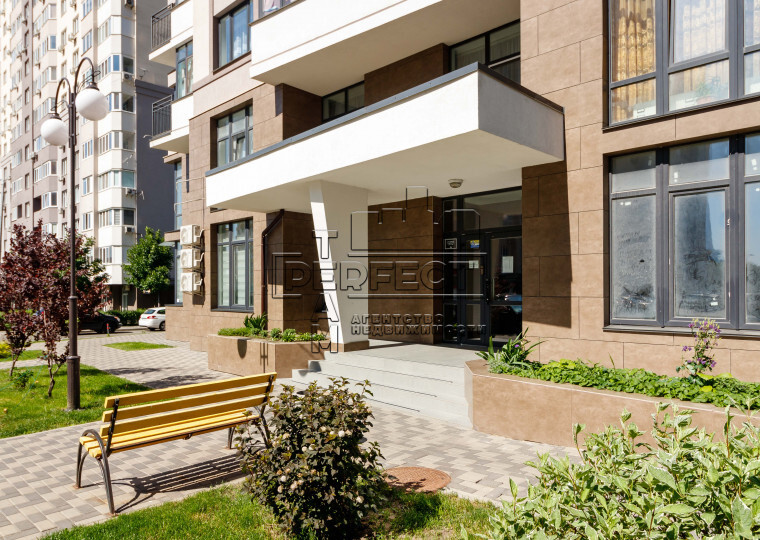 Продаж 3-кімнатної квартири 102 м², Соборна вул., 18