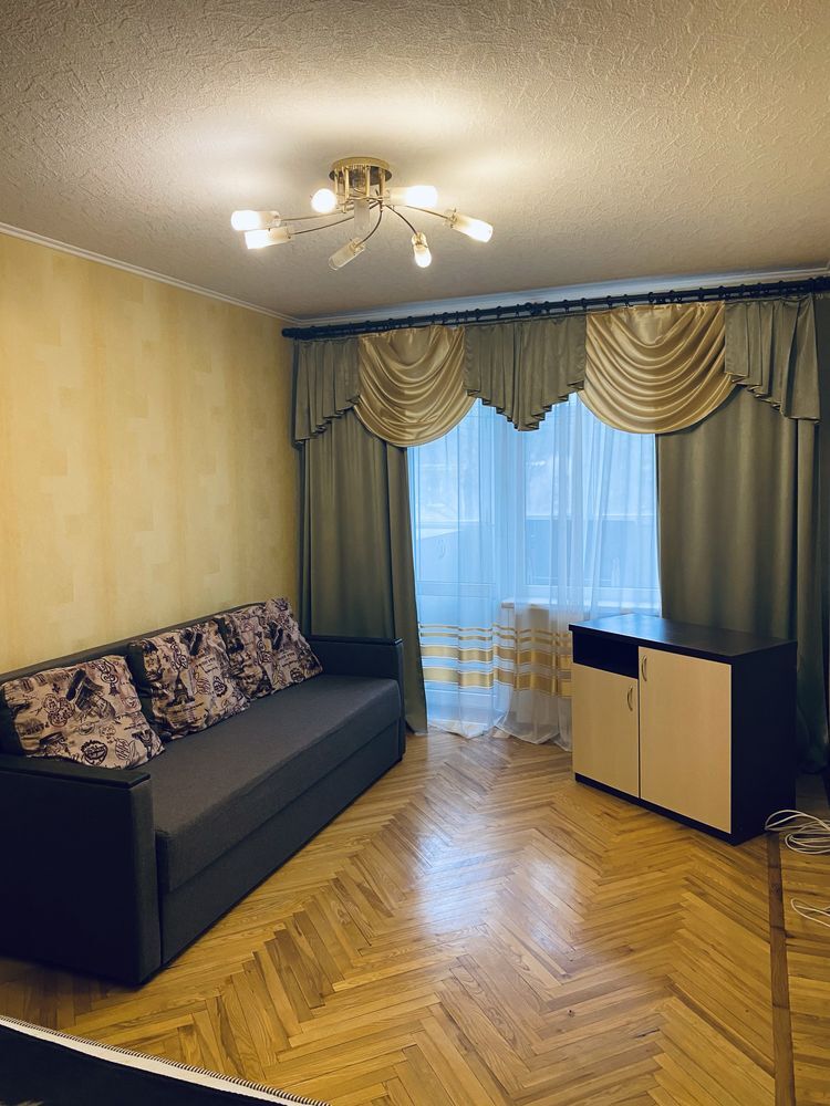 Продаж 3-кімнатної квартири 65 м²