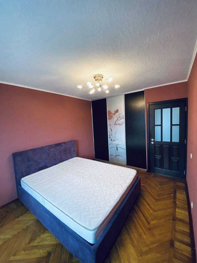 Продаж 3-кімнатної квартири 65 м²