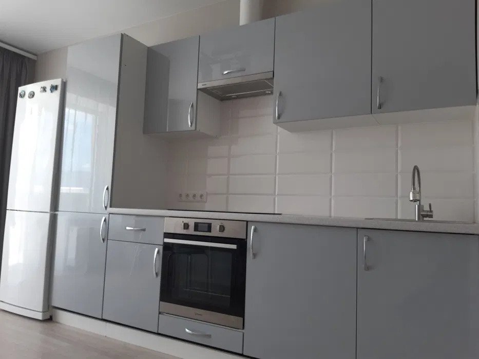 Продаж 1-кімнатної квартири 42 м²