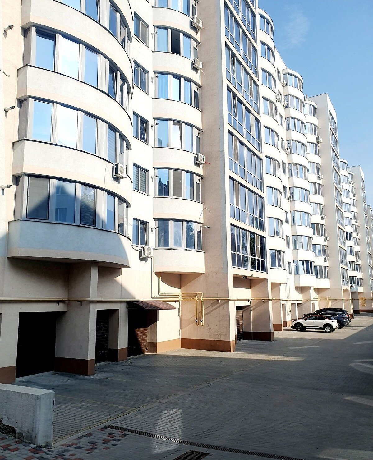 Продажа 2-комнатной квартиры 64 м²