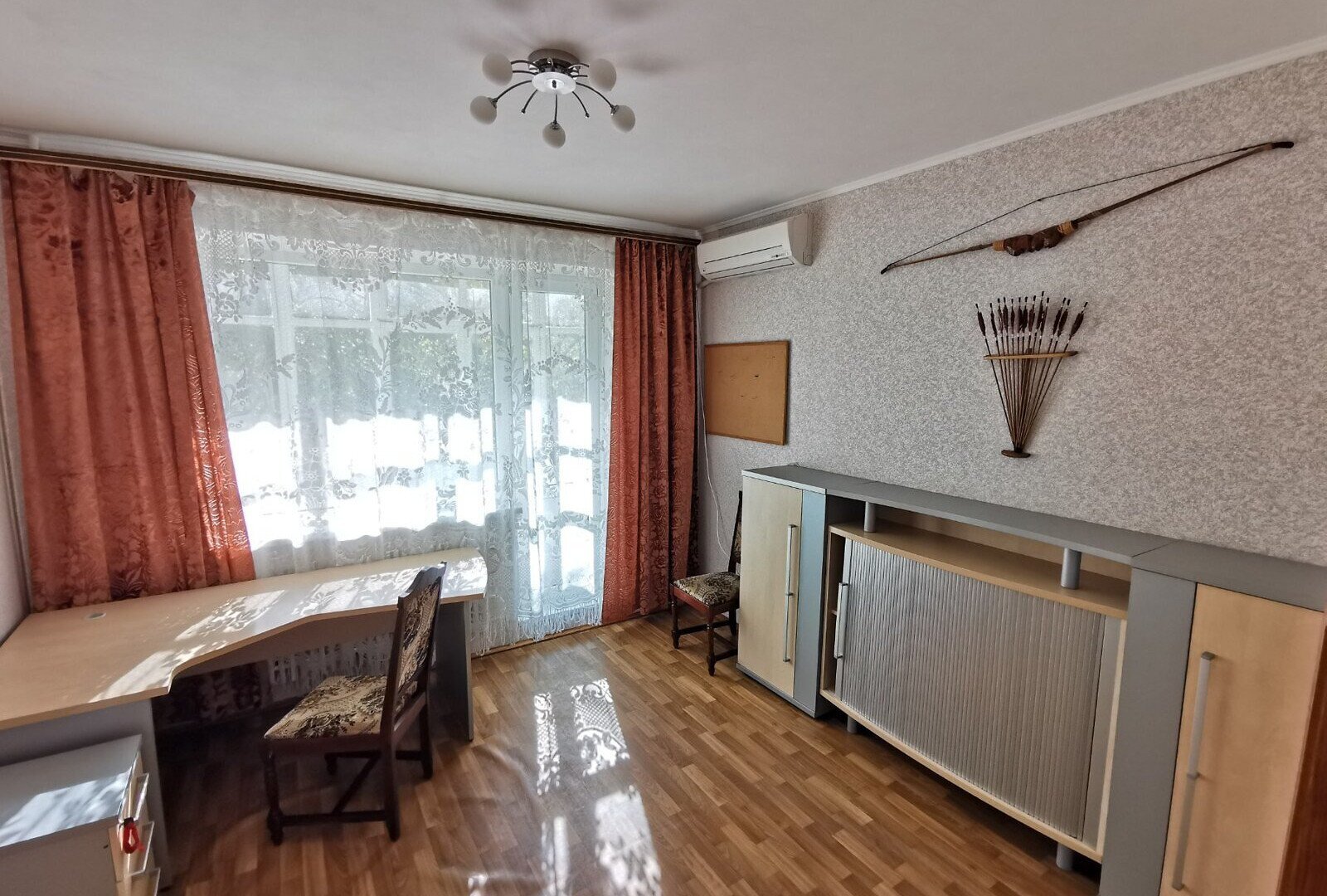 Продаж 4-кімнатної квартири 83 м²