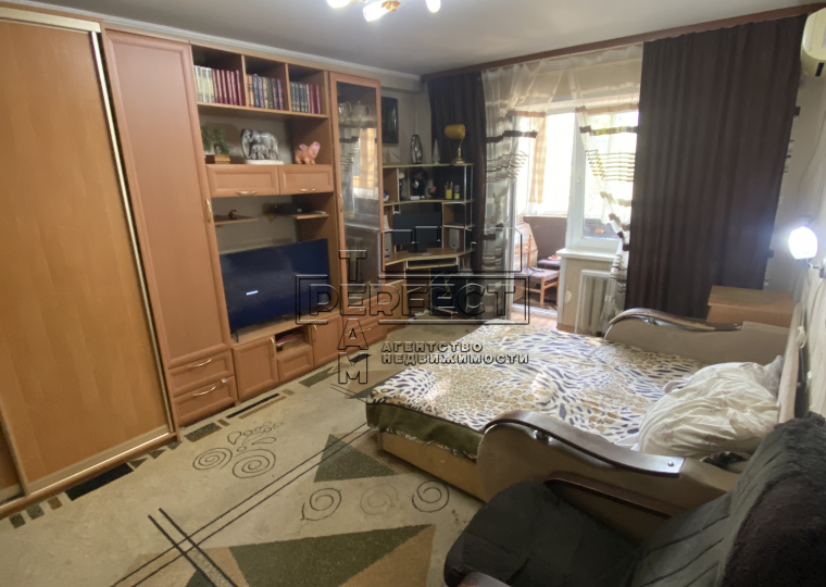 Продаж 2-кімнатної квартири 50 м², Братиславська вул., 42