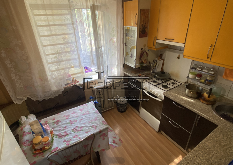 Продаж 2-кімнатної квартири 50 м², Братиславська вул., 42