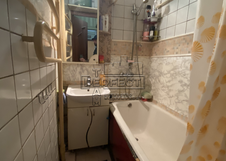 Продаж 2-кімнатної квартири 50 м², Братиславська вул., 42