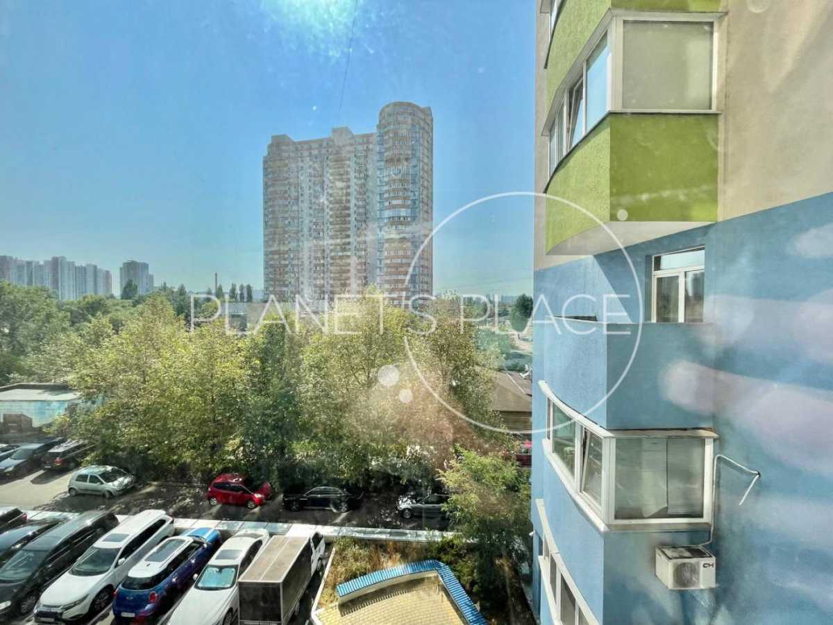 Продаж 2-кімнатної квартири 65.4 м², Юрія Шумського вул., 3Г