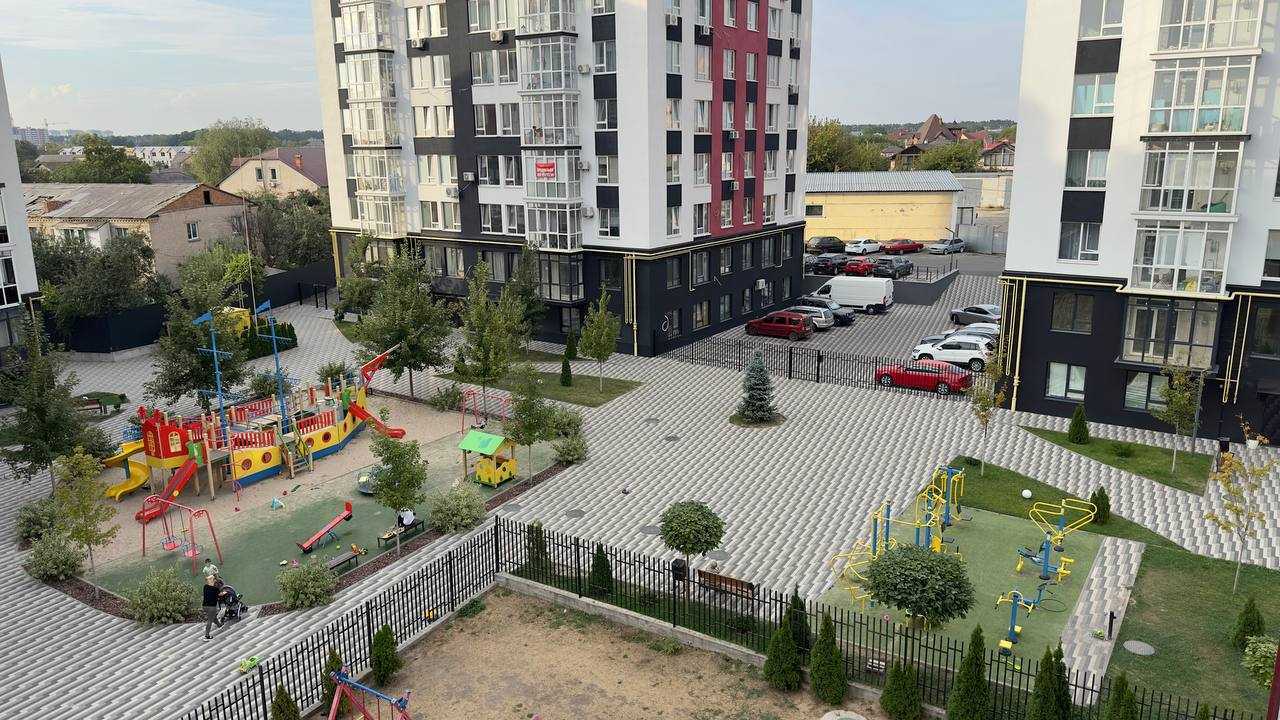 Продаж 1-кімнатної квартири 41 м², Покровська вул., 2/4