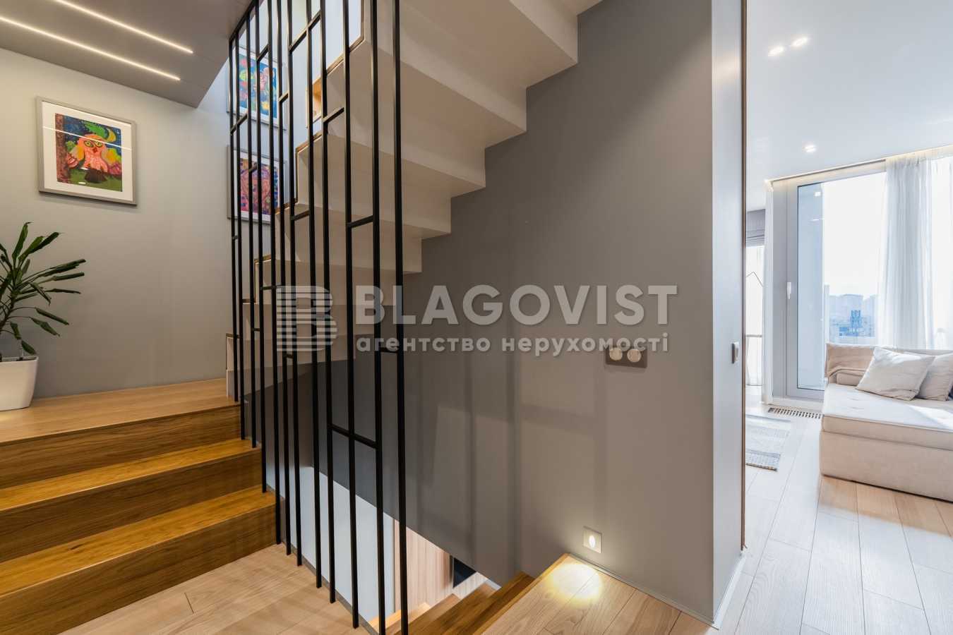 Продажа 3-комнатной квартиры 138 м², Регенераторная ул., 4, КОРПУС 6