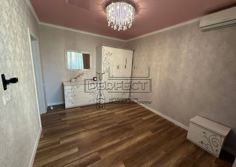 Продаж 3-кімнатної квартири 72 м², Урлівська вул., 3А