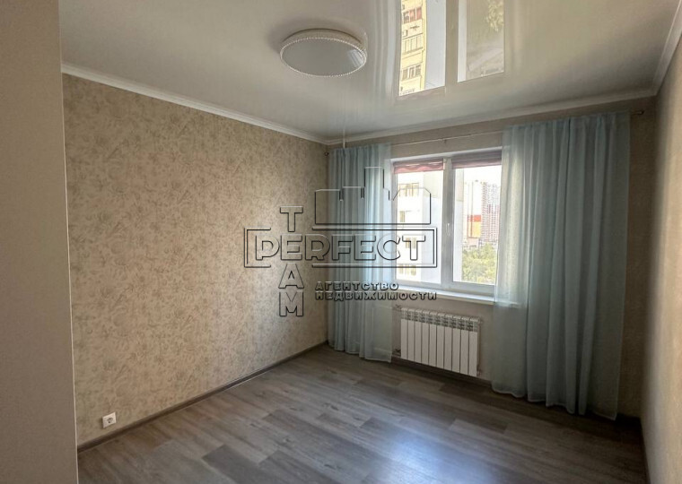 Продаж 3-кімнатної квартири 72 м², Урлівська вул., 3А