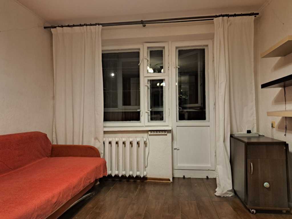 Продаж 1-кімнатної квартири 30 м², Симиренка вул.