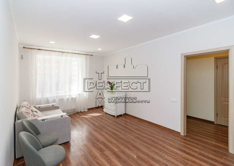 Продажа 1-комнатной квартиры 55 м², Боголюбова ул., 25