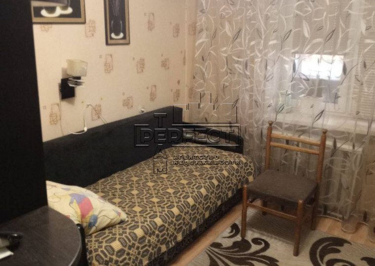 Продаж 2-кімнатної квартири 50 м², Братиславська вул., 42