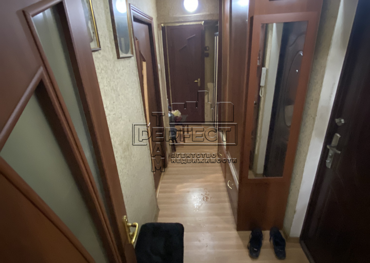 Продаж 2-кімнатної квартири 50 м², Братиславська вул., 42