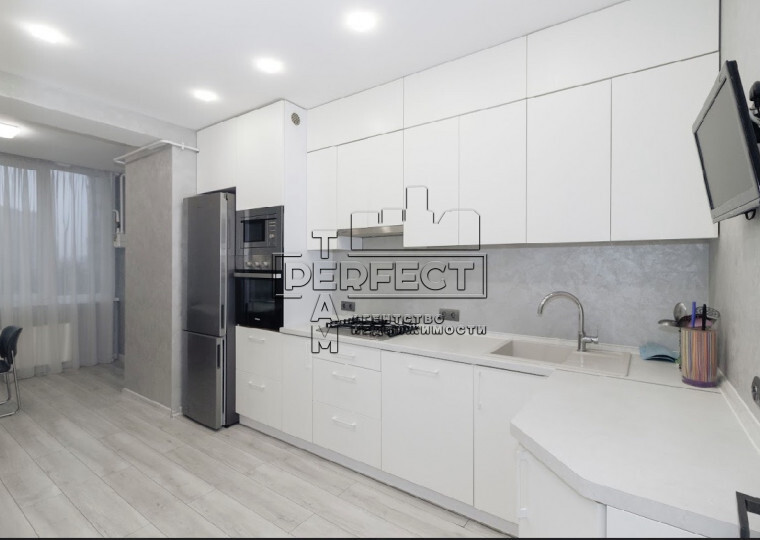 Продаж 2-кімнатної квартири 67 м², Зелена вул., 12