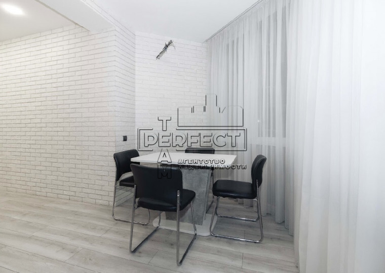 Продаж 2-кімнатної квартири 67 м², Зелена вул., 12