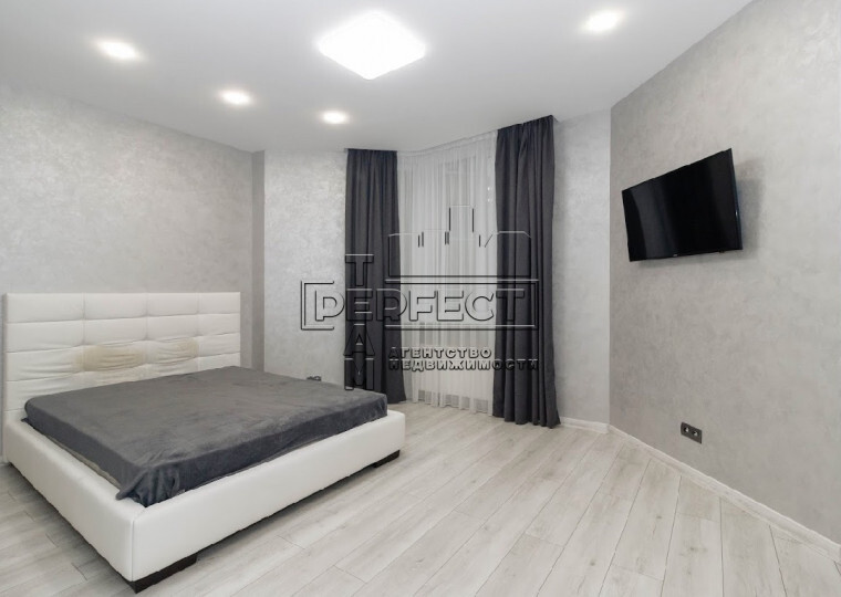 Продажа 2-комнатной квартиры 67 м², Зеленая ул., 12