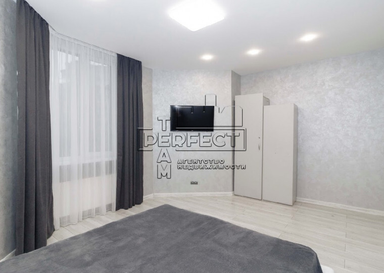 Продажа 2-комнатной квартиры 67 м², Зеленая ул., 12