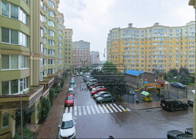 Продаж 2-кімнатної квартири 67 м², Зелена вул., 12