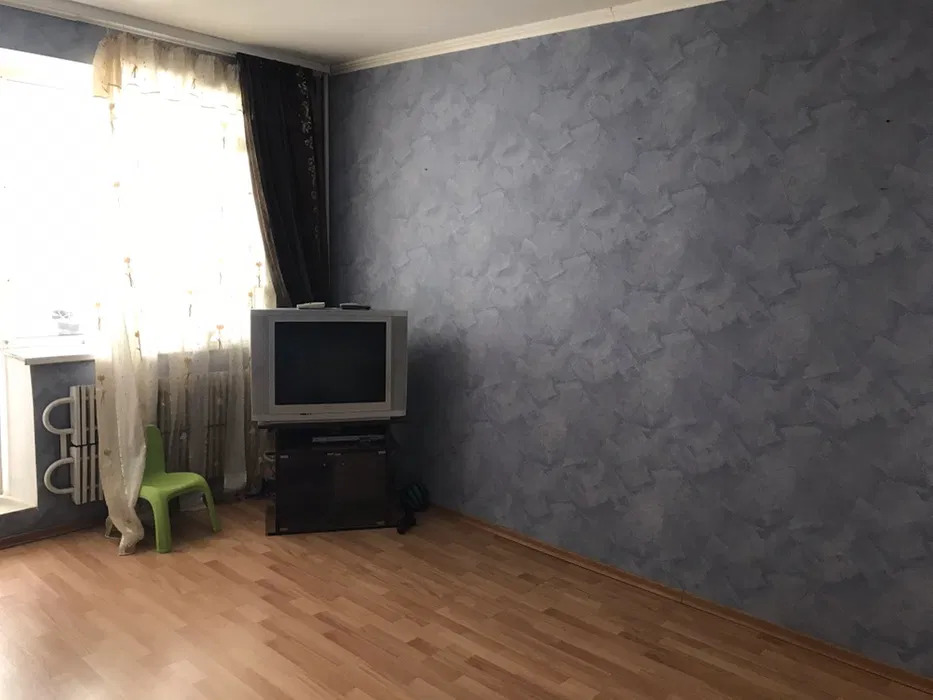 Продаж 1-кімнатної квартири 43 м²