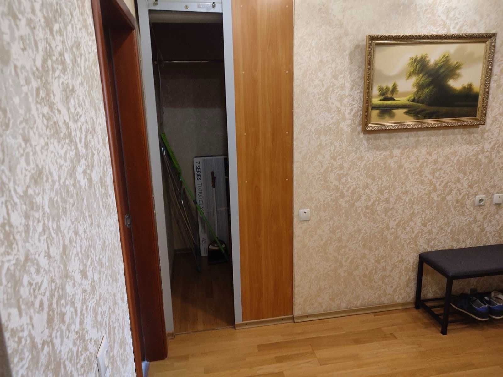 Продажа 2-комнатной квартиры 65 м²