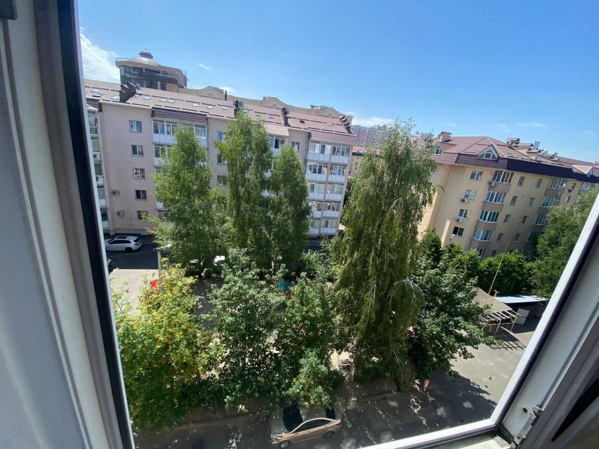 Продаж 1-кімнатної квартири 49.5 м², Академіка Амосова вул., 1/34