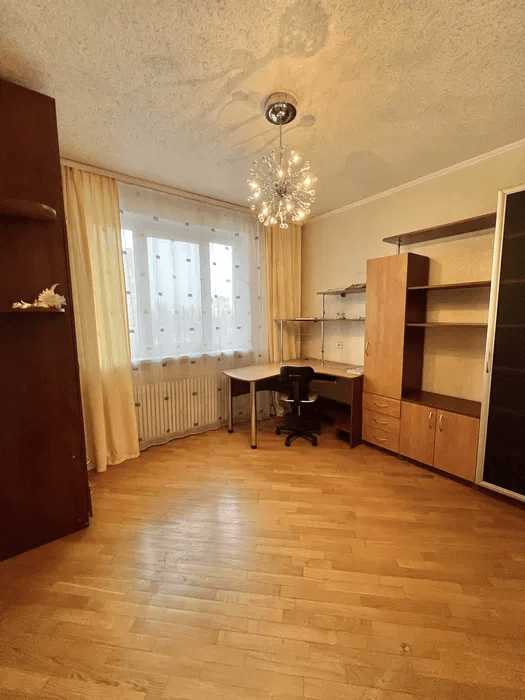 Продаж 4-кімнатної квартири 81.3 м²