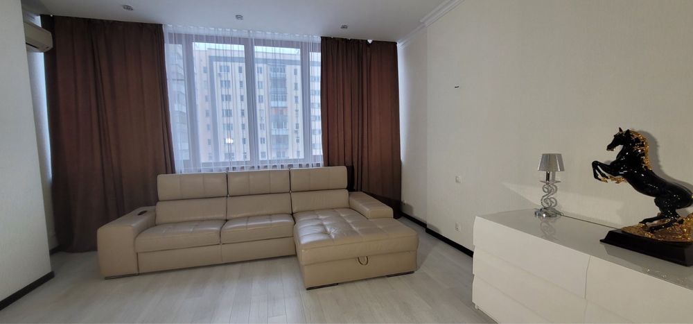 Продаж 2-кімнатної квартири 92 м²