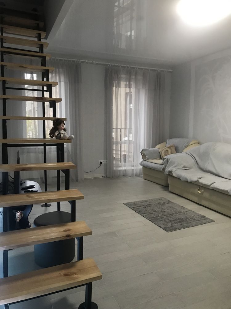 Продажа 2-комнатной квартиры 65 м²