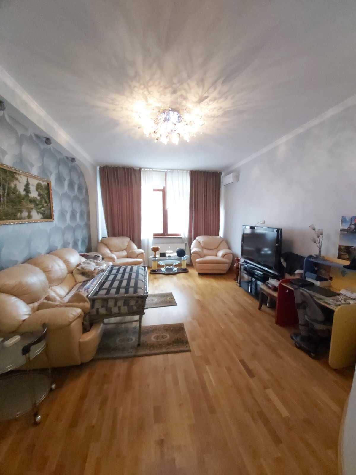 Продаж 2-кімнатної квартири 97 м²