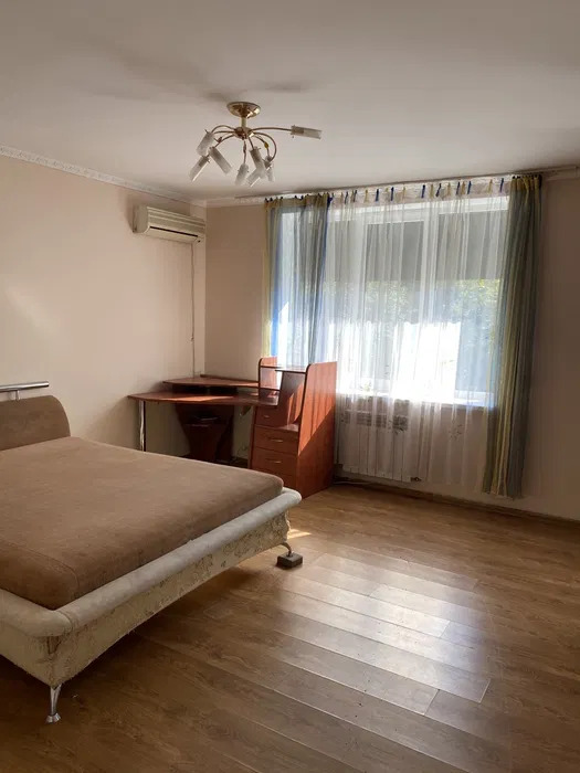 Оренда будинку 180 м², Вишенківська вул.