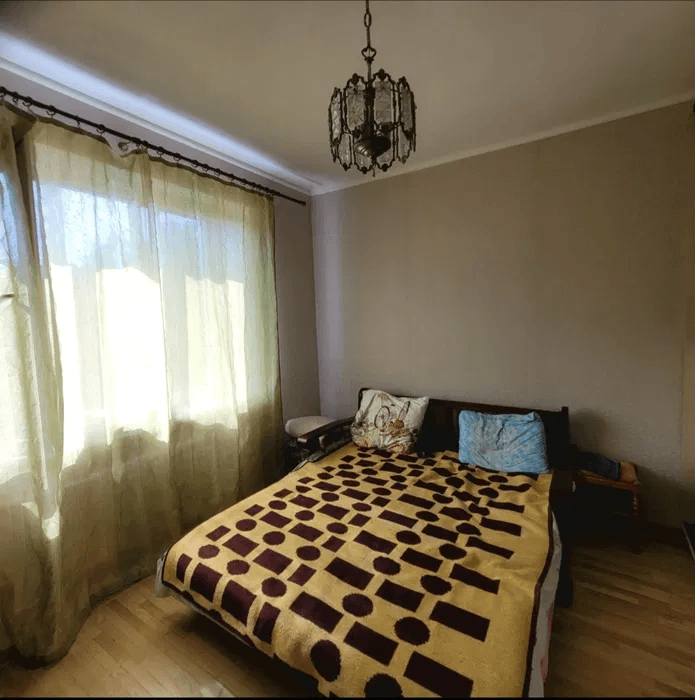 Продаж 3-кімнатної квартири 90 м²