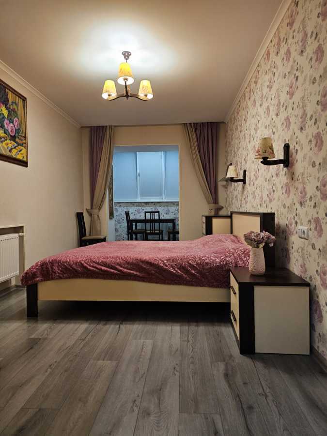 Продаж 2-кімнатної квартири 68 м², Чубинського вул., 4