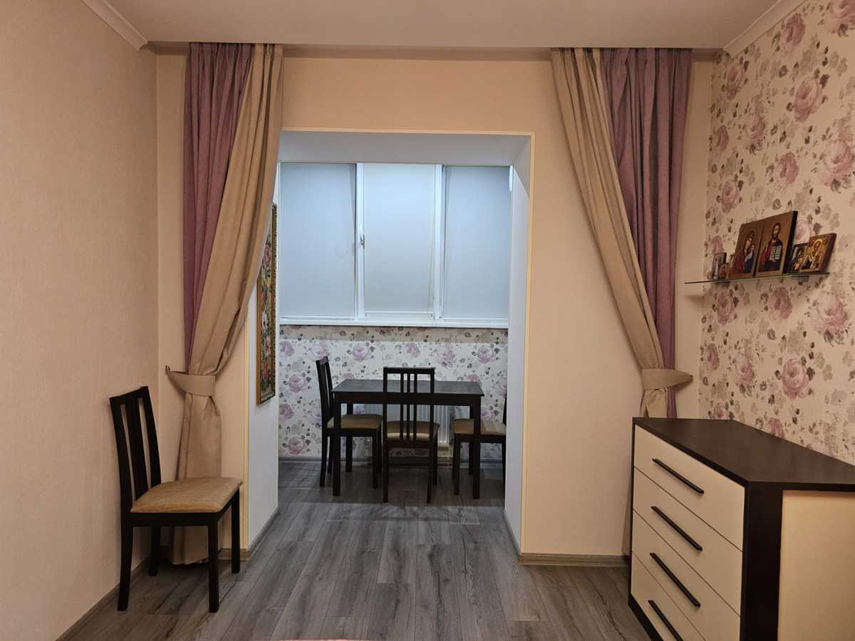 Продаж 2-кімнатної квартири 68 м², Чубинського вул., 4