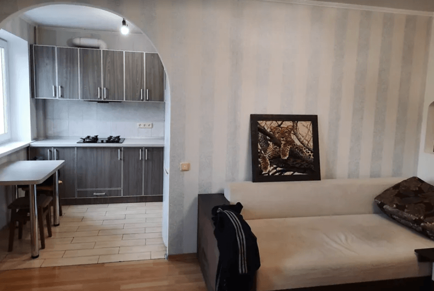 Продажа 3-комнатной квартиры 53 м²