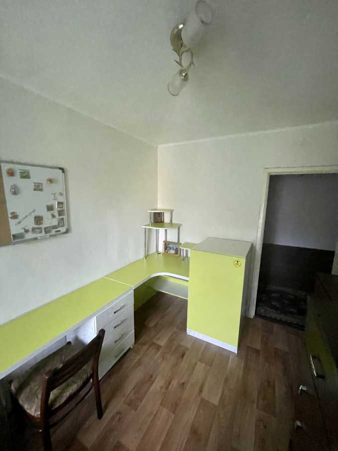 Продаж 3-кімнатної квартири 62 м², Симиренка вул., 5