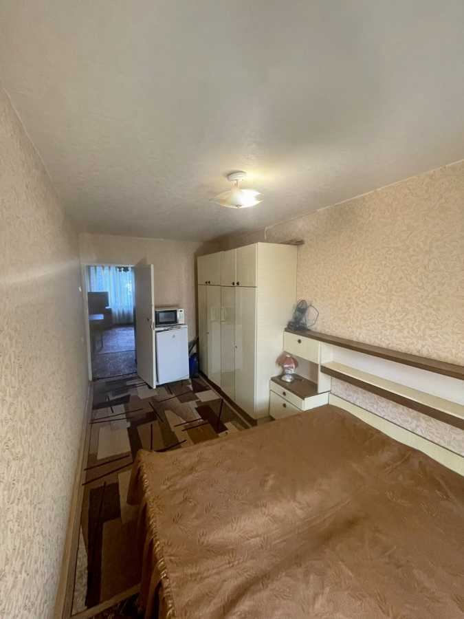 Продаж 3-кімнатної квартири 62 м², Симиренка вул., 5