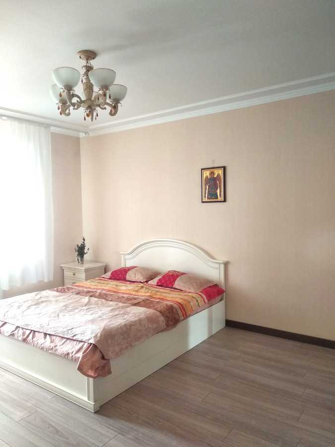 Продаж 2-кімнатної квартири 83 м², Ніжинська вул., 5