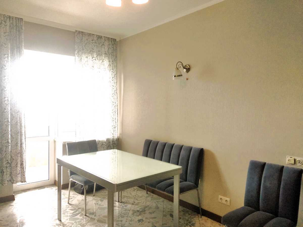 Продаж 2-кімнатної квартири 83 м², Ніжинська вул., 5