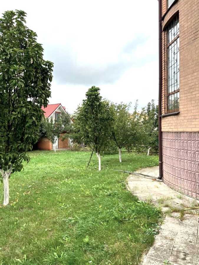 Продаж котеджу 710 м², Травнева вул., 4