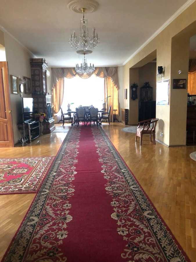 Продаж котеджу 710 м², Травнева вул., 4