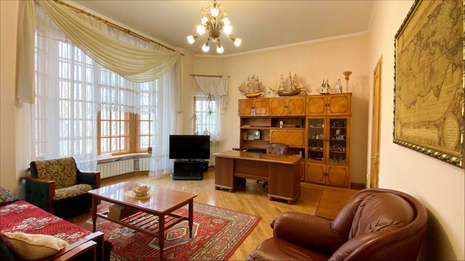 Продаж будинку 807 м², Жовтневий пров., 17