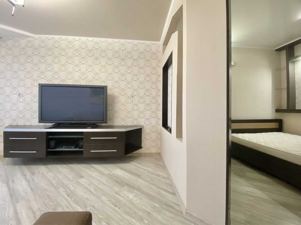 Продаж 2-кімнатної квартири 46 м², Теплична вул., 42