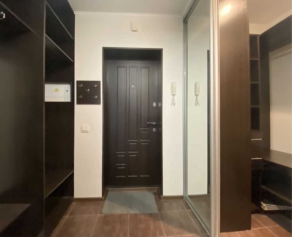 Продаж 2-кімнатної квартири 46 м², Теплична вул., 42